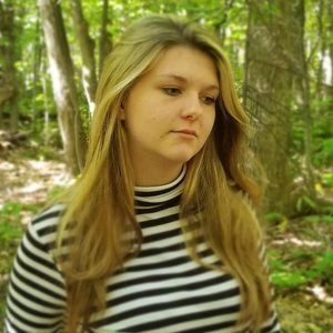 Meet your Posher, Lorie